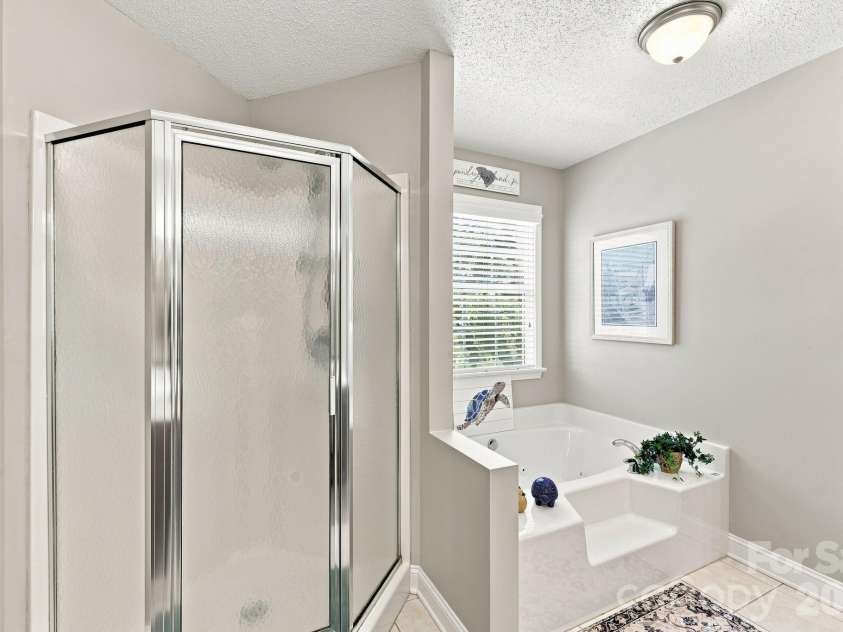 1075 Glenfield Drive, Salisbury, NC 28147.  MLS# CAR4422693, YatesRealty ID 50642. 