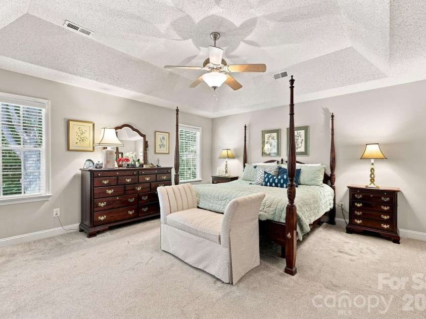 1075 Glenfield Drive, Salisbury, NC 28147.  MLS# CAR4422693, YatesRealty ID 50642. 