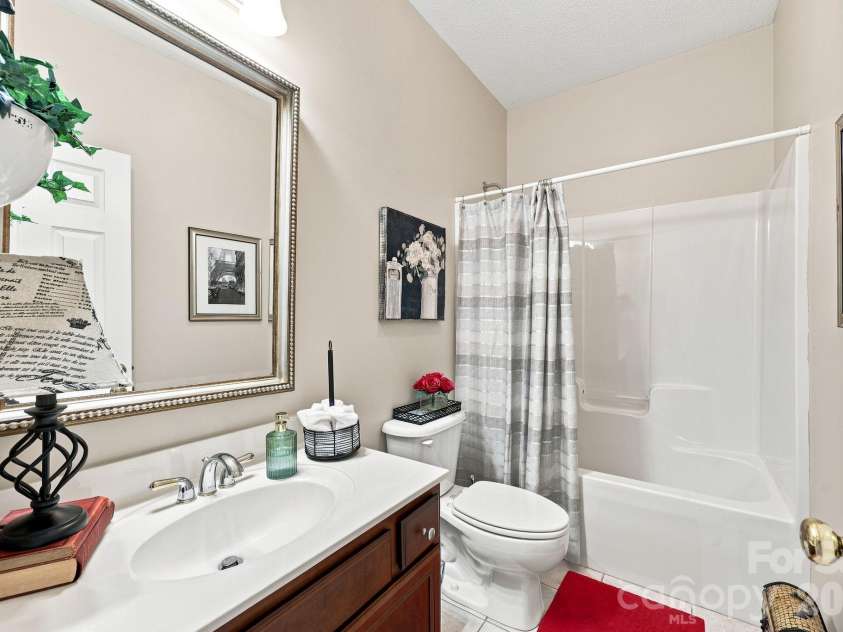 1075 Glenfield Drive, Salisbury, NC 28147.  MLS# CAR4422693, YatesRealty ID 50642. 
