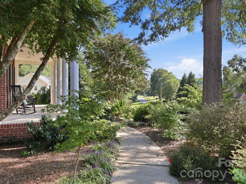 1075 Glenfield Drive, Salisbury, NC 28147.  MLS# CAR4422693, YatesRealty ID 50642. 