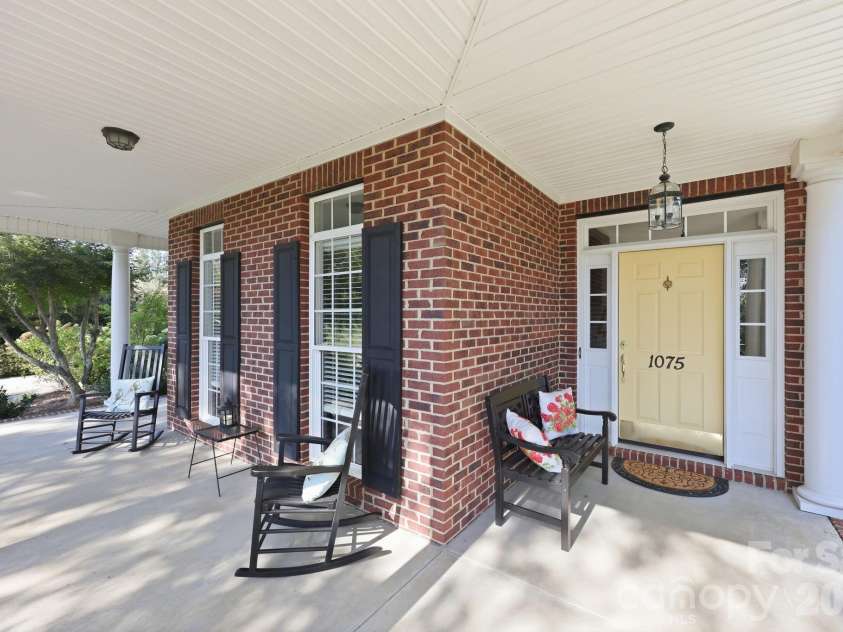 1075 Glenfield Drive, Salisbury, NC 28147.  MLS# CAR4422693, YatesRealty ID 50642. 
