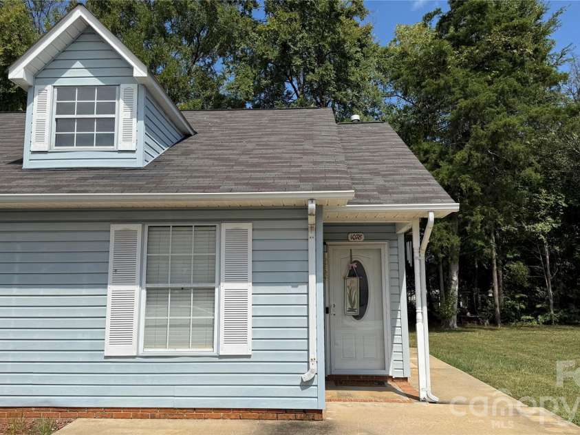 1078 Farm Pond Lane, Rock Hill, SC 29732.  MLS# CAR4422628, YatesRealty ID 50643. 