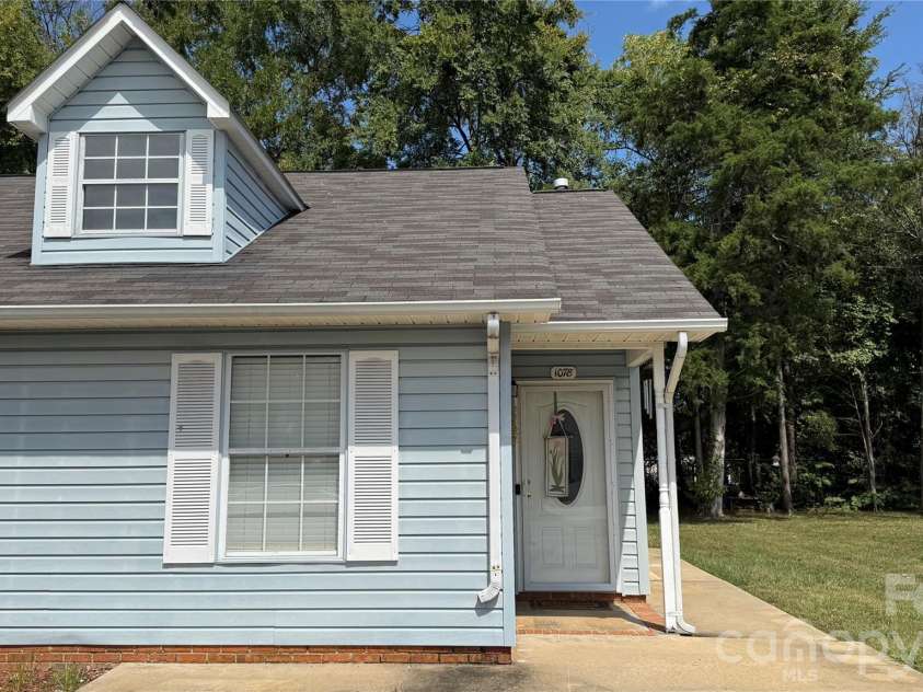 1078 Farm Pond Lane, Rock Hill, SC 29732.  MLS# CAR4422628, YatesRealty ID 50643. 