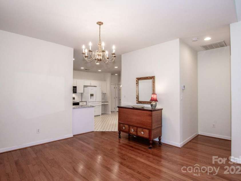 8320 Highland Glen Drive, Charlotte, NC 28269.  MLS# CAR4324740, YatesRealty ID 50643. 