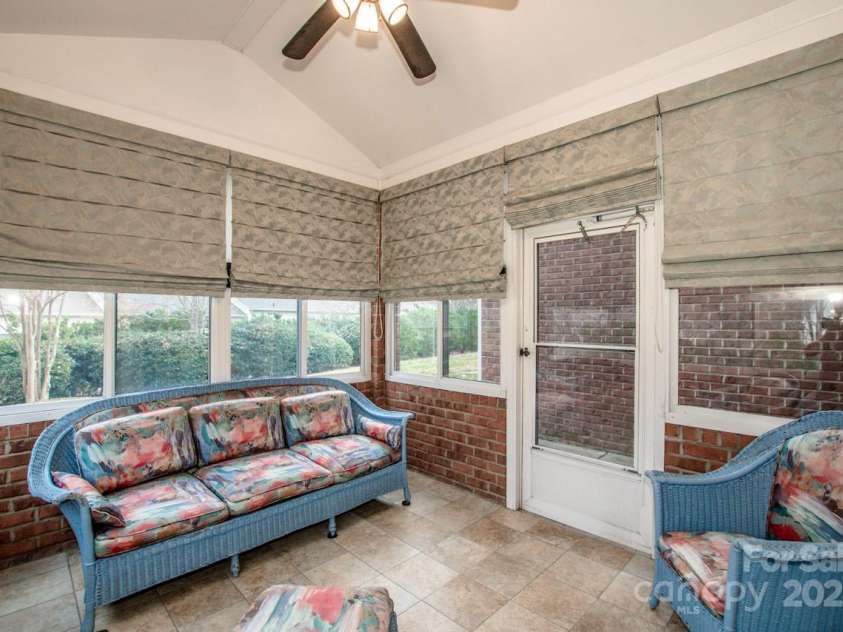 8320 Highland Glen Drive, Charlotte, NC 28269.  MLS# CAR4324740, YatesRealty ID 50643. Blinds, tiled floor & ceiling fan