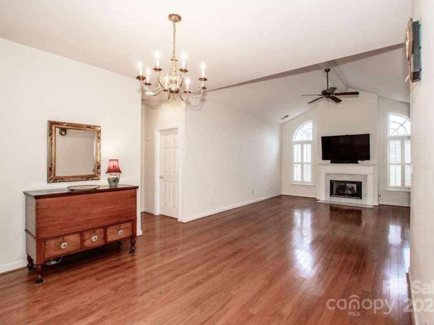 8320 Highland Glen Drive, Charlotte, NC 28269.  MLS# CAR4324740, YatesRealty ID 50643. Dining Room Space