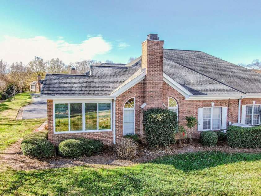 8320 Highland Glen Drive, Charlotte, NC 28269.  MLS# CAR4324740, YatesRealty ID 50643. Exterior Back