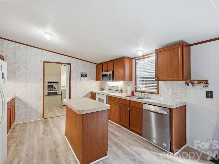 4688 Taxahaw Road, Lancaster, SC 29720.  MLS# CAR4422961, YatesRealty ID 50644. Kitchen