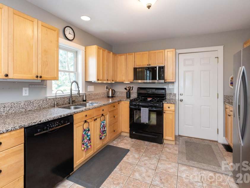 278 Brevard Road, Asheville, NC 28806.  MLS# CAR4408932, YatesRealty ID 50646. Kitchen
