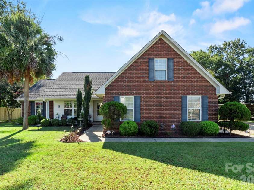 3110 Tamarah Way, Sumter, SC 29154.  MLS# CAR4423593, YatesRealty ID 50647. 