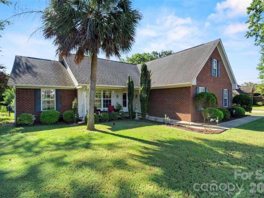 3110 Tamarah Way, Sumter, SC 29154.  MLS# CAR4423593, YatesRealty ID 50647. 