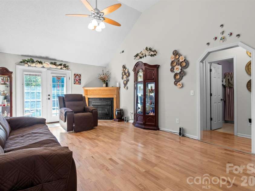 3110 Tamarah Way, Sumter, SC 29154.  MLS# CAR4423593, YatesRealty ID 50647. 