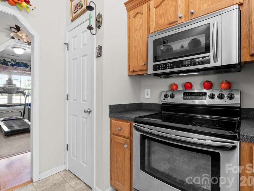 3110 Tamarah Way, Sumter, SC 29154.  MLS# CAR4423593, YatesRealty ID 50647. 