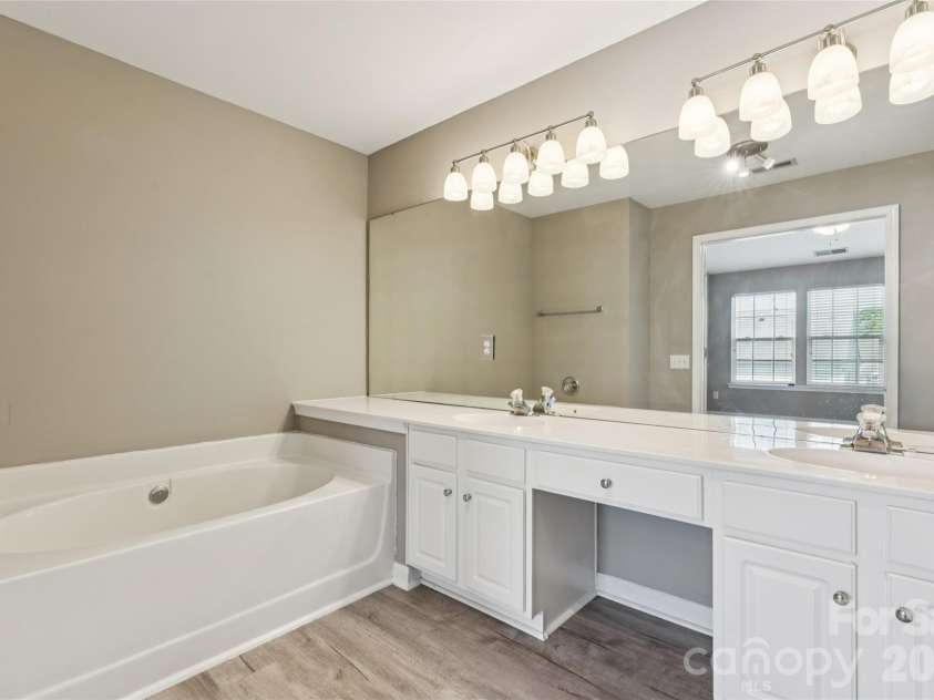 8819 Ormeau Drive, Charlotte, NC 28277.  MLS# CAR4422498, YatesRealty ID 50648. 