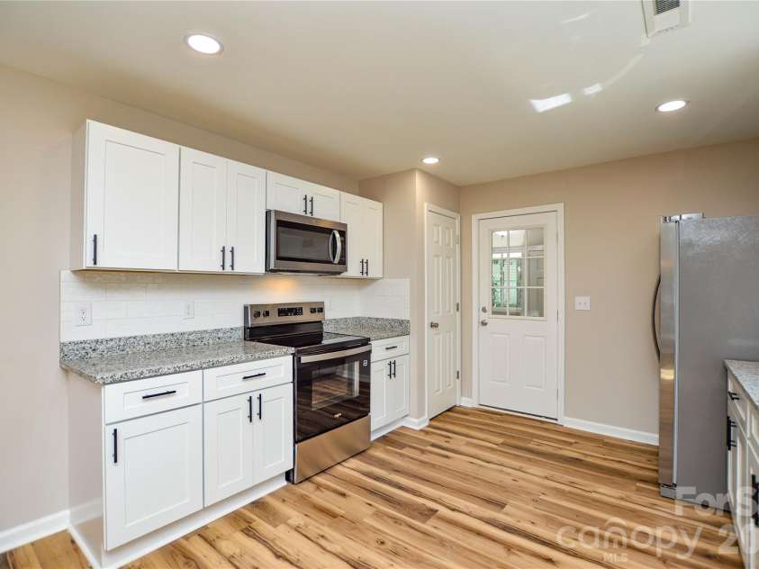 909 US 70 Highway, Morganton, NC 28655.  MLS# CAR4422234, YatesRealty ID 50649. 