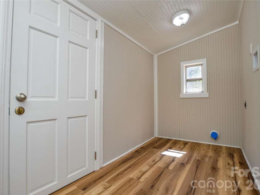 909 US 70 Highway, Morganton, NC 28655.  MLS# CAR4422234, YatesRealty ID 50649. 