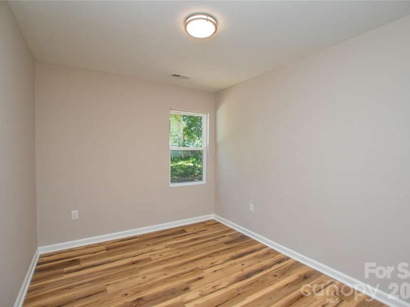 909 US 70 Highway, Morganton, NC 28655.  MLS# CAR4422234, YatesRealty ID 50649. 