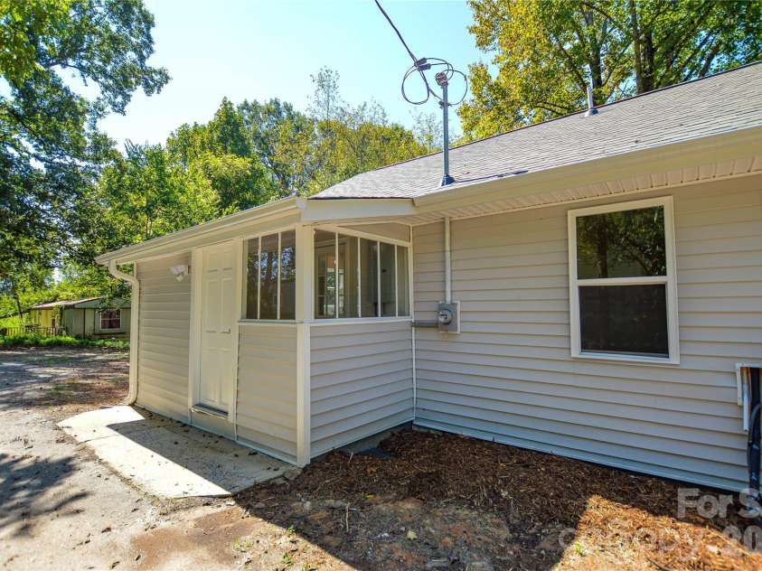 909 US 70 Highway, Morganton, NC 28655.  MLS# CAR4422234, YatesRealty ID 50649. 