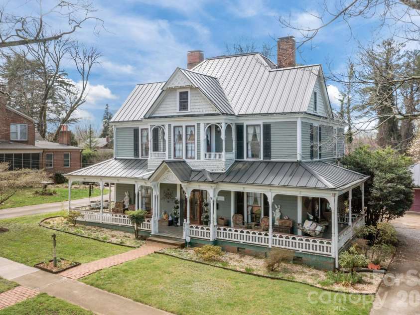 229 Race Street, Statesville, NC 28677.  MLS# CAR4355545, YatesRealty ID 5065. 