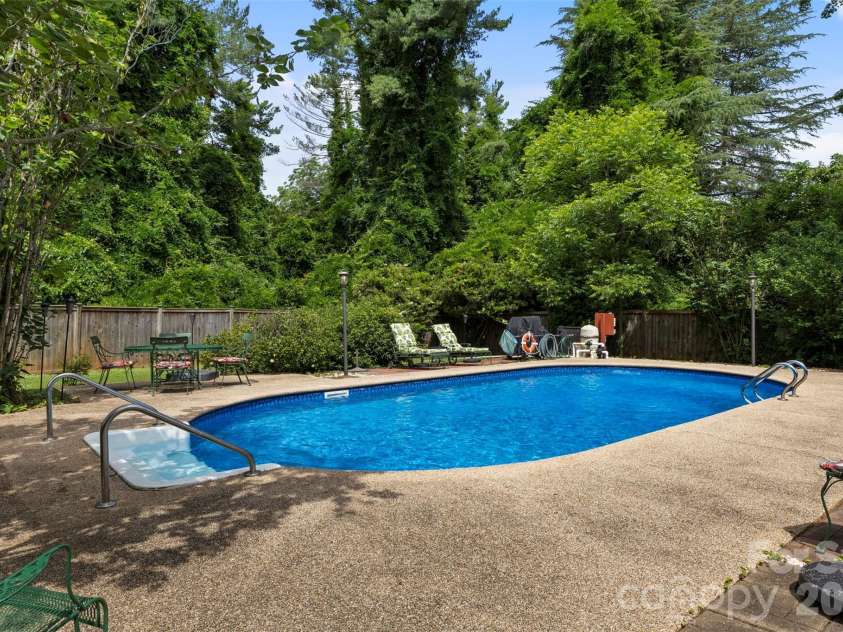 229 Race Street, Statesville, NC 28677.  MLS# CAR4355545, YatesRealty ID 5065. 