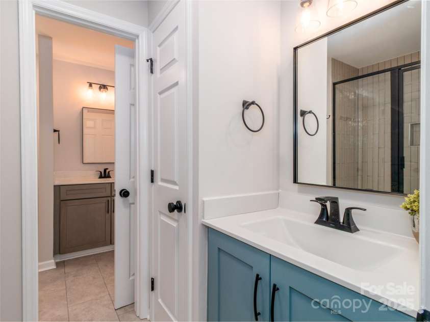 3210 Selwyn Farms Lane, Charlotte, NC 28209.  MLS# CAR4241190, YatesRealty ID 5065. 