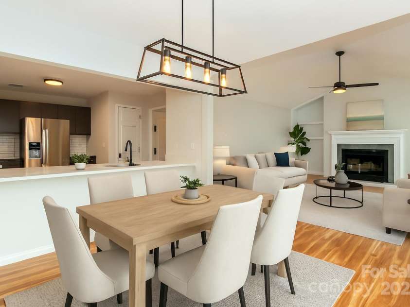 3210 Selwyn Farms Lane, Charlotte, NC 28209.  MLS# CAR4241190, YatesRealty ID 5065. 