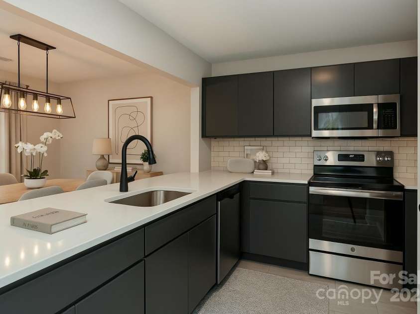 3210 Selwyn Farms Lane, Charlotte, NC 28209.  MLS# CAR4241190, YatesRealty ID 5065. 