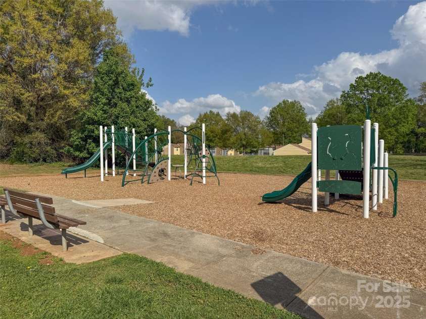 3210 Selwyn Farms Lane, Charlotte, NC 28209.  MLS# CAR4241190, YatesRealty ID 5065. 
