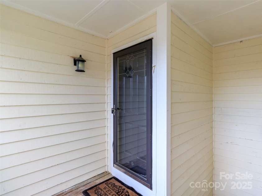 3210 Selwyn Farms Lane, Charlotte, NC 28209.  MLS# CAR4241190, YatesRealty ID 5065. 