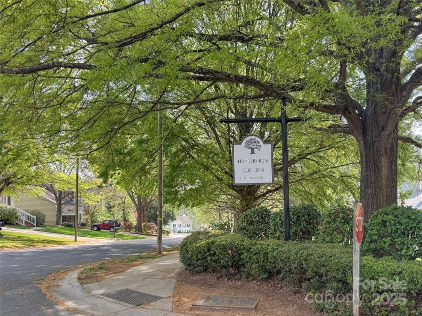3210 Selwyn Farms Lane, Charlotte, NC 28209.  MLS# CAR4241190, YatesRealty ID 5065. 