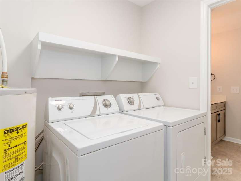 3210 Selwyn Farms Lane, Charlotte, NC 28209.  MLS# CAR4241190, YatesRealty ID 5065. Laundry
