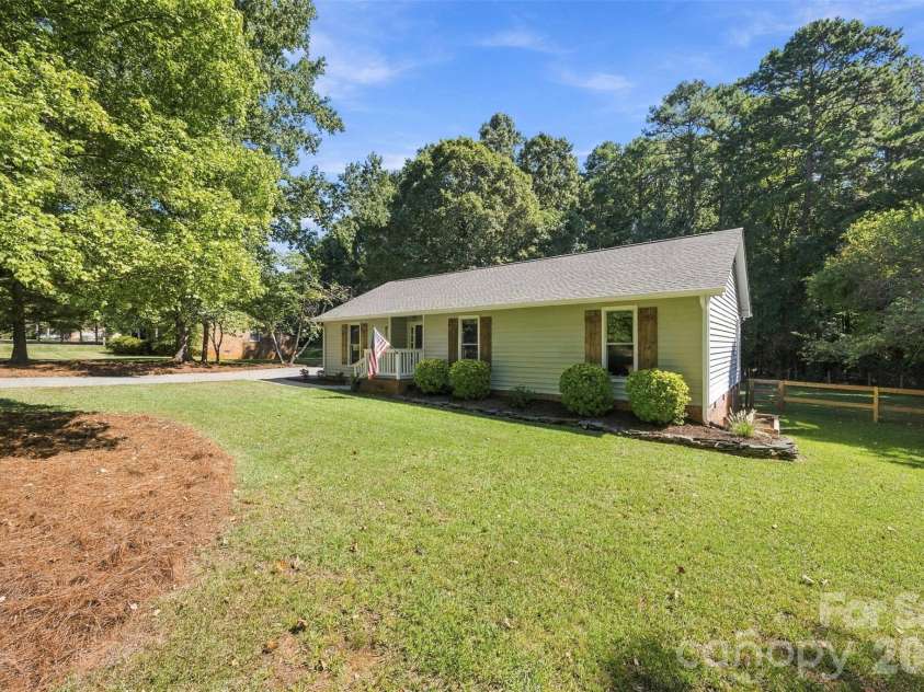 4376 Gentry Lane, York, SC 29745.  MLS# CAR4423979, YatesRealty ID 50651. 