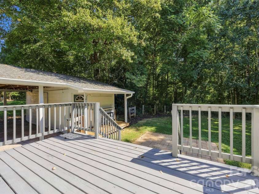 4376 Gentry Lane, York, SC 29745.  MLS# CAR4423979, YatesRealty ID 50651. Spacious Deck