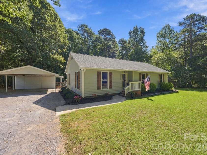4376 Gentry Lane, York, SC 29745.  MLS# CAR4423979, YatesRealty ID 50651. Welcome Home!