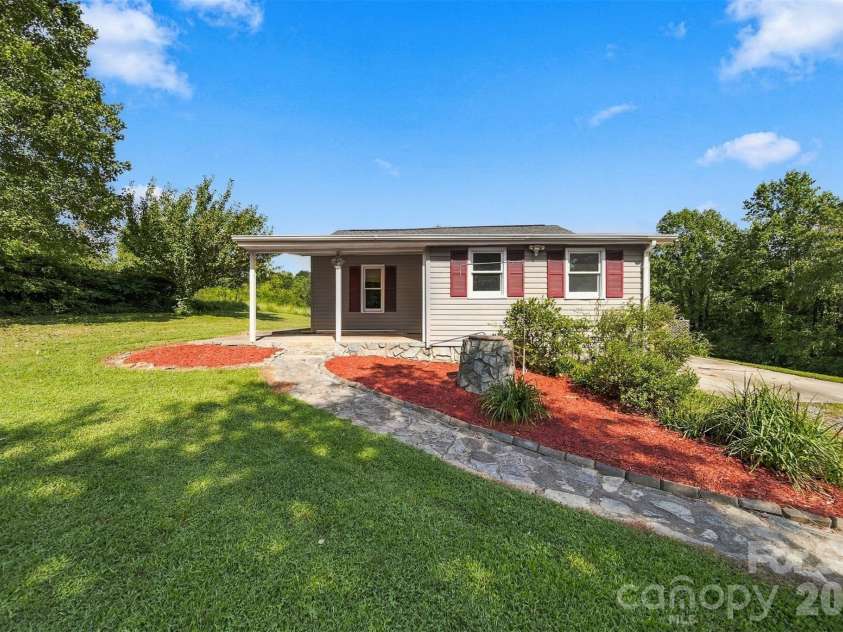 3860 Pickle Williams Lane, Granite Falls, NC 28630.  MLS# CAR4378654, YatesRealty ID 50655. 