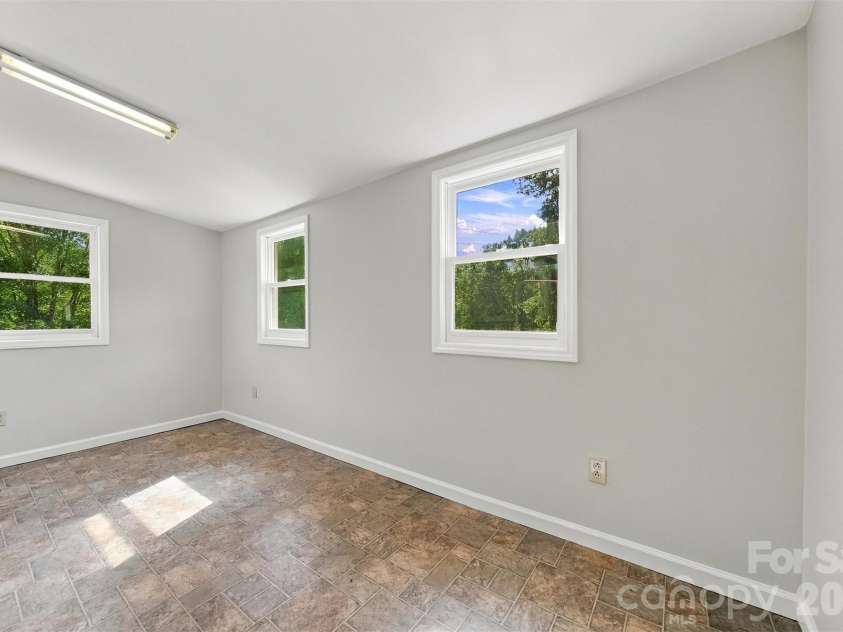 3860 Pickle Williams Lane, Granite Falls, NC 28630.  MLS# CAR4378654, YatesRealty ID 50655. 