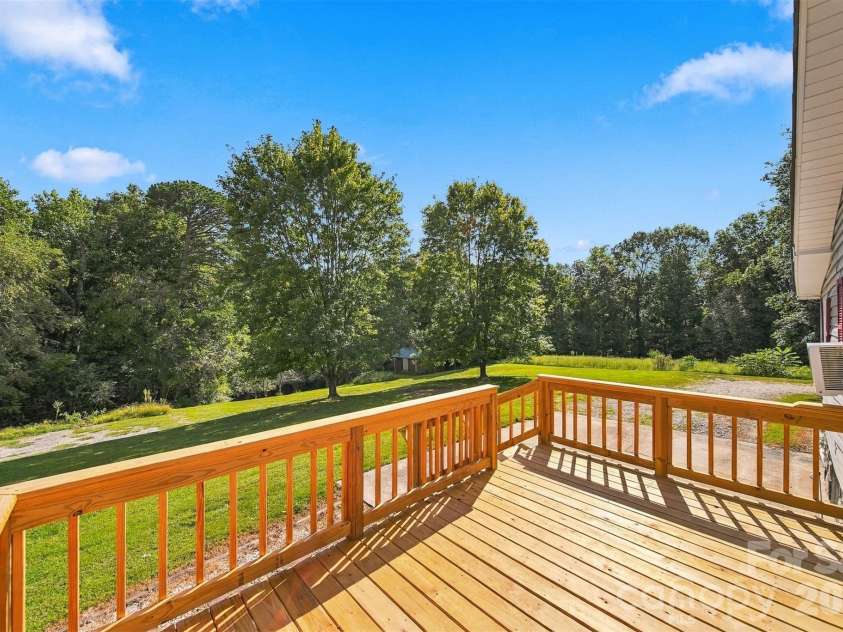 3860 Pickle Williams Lane, Granite Falls, NC 28630.  MLS# CAR4378654, YatesRealty ID 50655. 