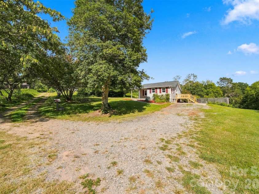 3860 Pickle Williams Lane, Granite Falls, NC 28630.  MLS# CAR4378654, YatesRealty ID 50655. 