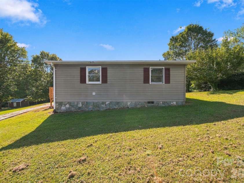 3860 Pickle Williams Lane, Granite Falls, NC 28630.  MLS# CAR4378654, YatesRealty ID 50655. 