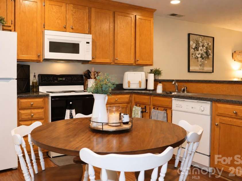 102 King Henry Lane, Granite Falls, NC 28630.  MLS# CAR4411677, YatesRealty ID 50657. Unit 112