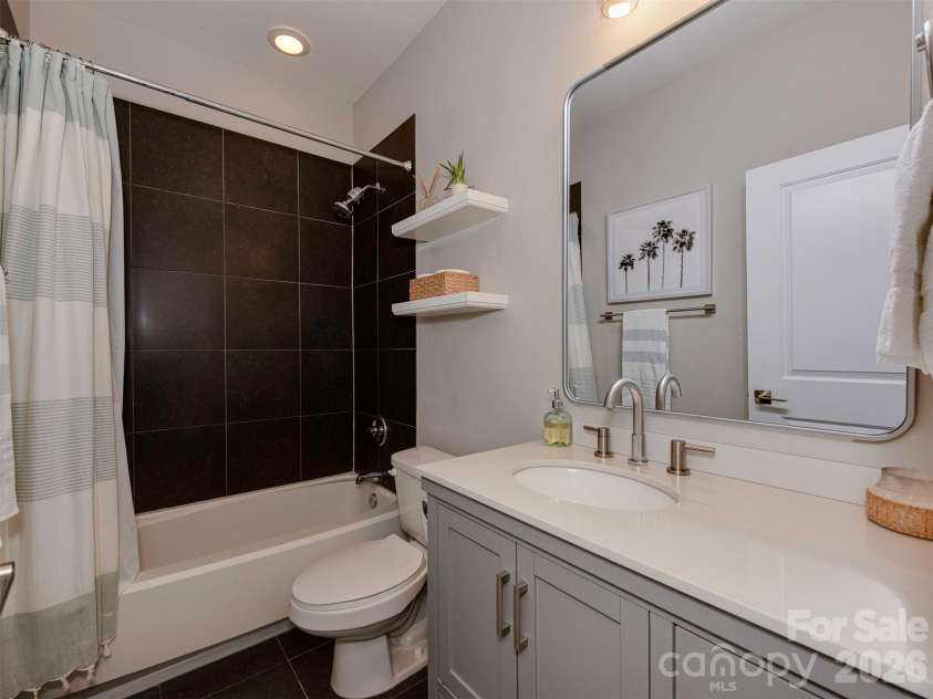 712 Alexander Street, Charlotte, NC 28202.  MLS# CAR4351858, YatesRealty ID 5066. 