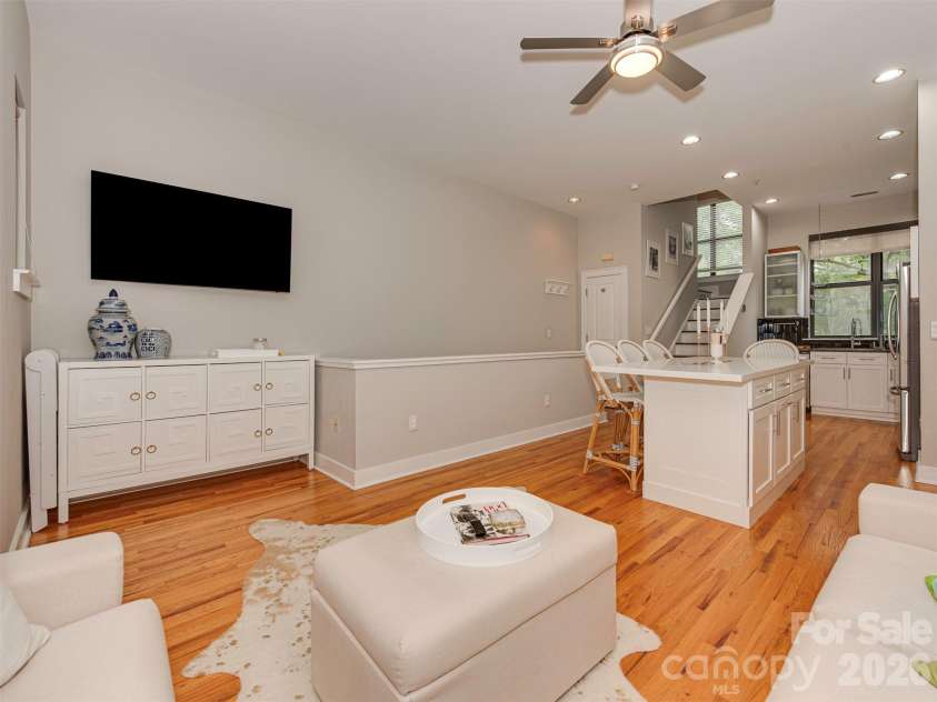 712 Alexander Street, Charlotte, NC 28202.  MLS# CAR4351858, YatesRealty ID 5066. 