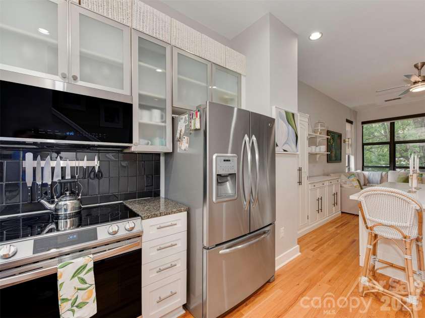 712 Alexander Street, Charlotte, NC 28202.  MLS# CAR4351858, YatesRealty ID 5066. 