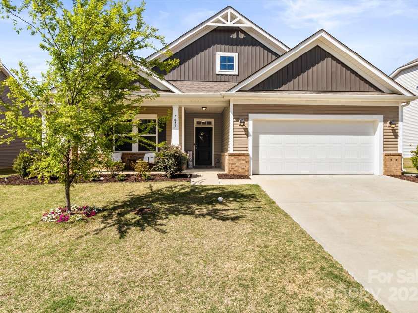 7633 Tanglewood Way, Denver, NC 28037.  MLS# CAR4243944, YatesRealty ID 5066. 