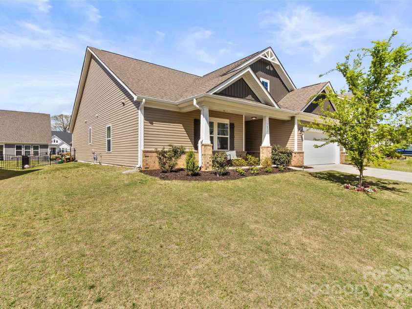 7633 Tanglewood Way, Denver, NC 28037.  MLS# CAR4243944, YatesRealty ID 5066. 