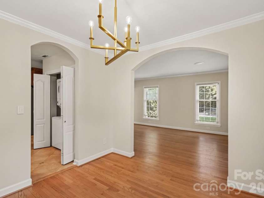 3846 Barclay Downs Drive, Charlotte, NC 28209.  MLS# CAR4414002, YatesRealty ID 50660. 