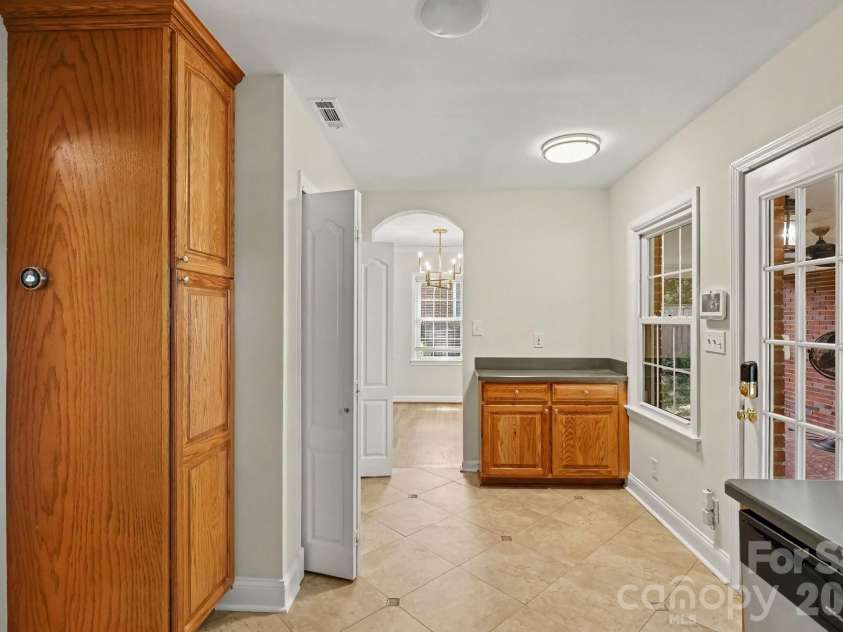 3846 Barclay Downs Drive, Charlotte, NC 28209.  MLS# CAR4414002, YatesRealty ID 50660. 