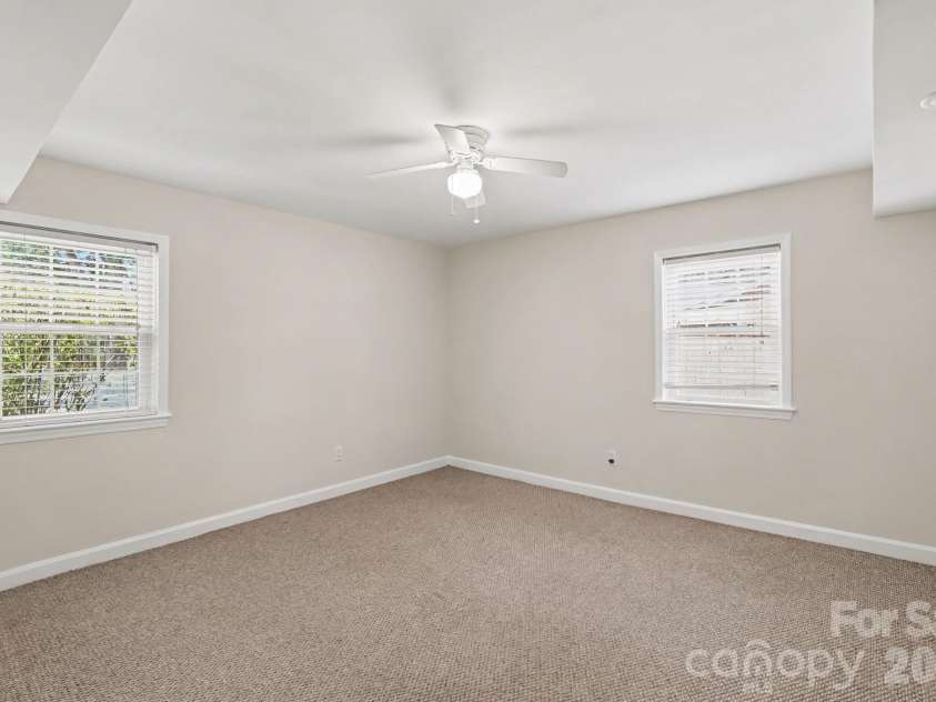 3846 Barclay Downs Drive, Charlotte, NC 28209.  MLS# CAR4414002, YatesRealty ID 50660. 