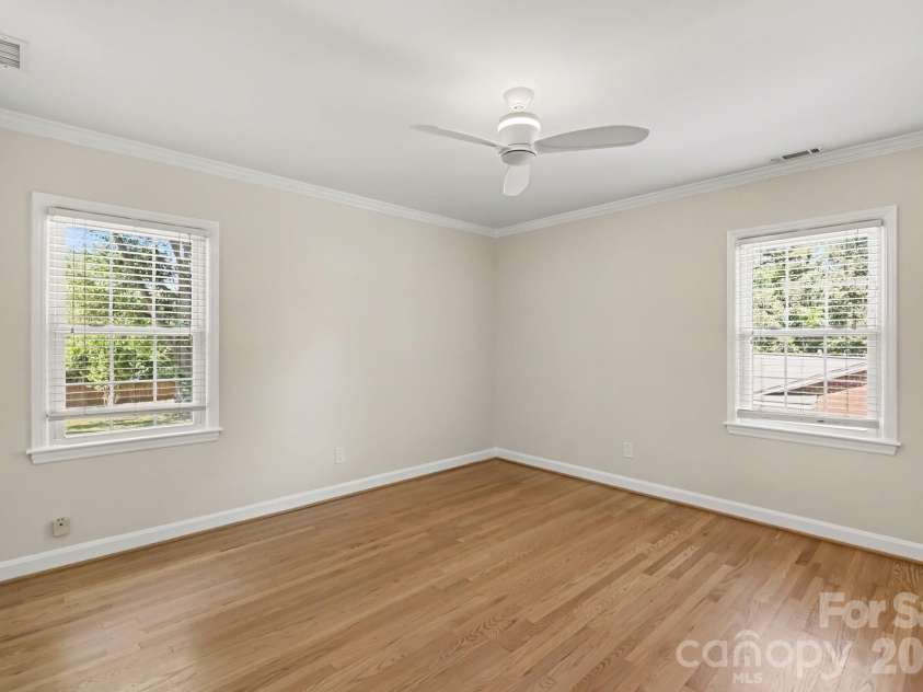 3846 Barclay Downs Drive, Charlotte, NC 28209.  MLS# CAR4414002, YatesRealty ID 50660. 