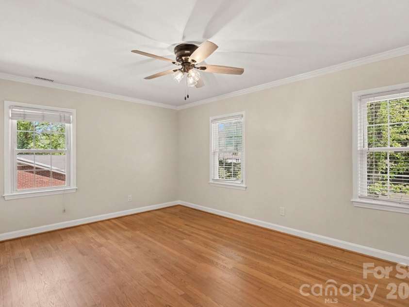 3846 Barclay Downs Drive, Charlotte, NC 28209.  MLS# CAR4414002, YatesRealty ID 50660. 
